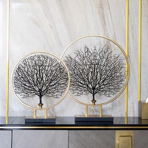 Cadre circulaire doré moderne avec arbre noir Figurine de table Pièce maîtresse pour la décoration intérieure Bureau Affichage Cadeau Art contemporain - Product Image 1