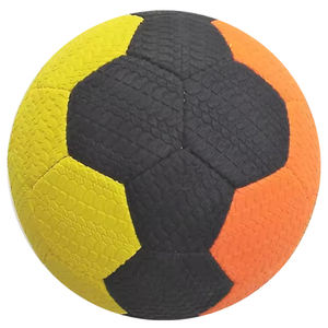 Balón de fútbol personalizable de PVC cosido a mano PU tamaño 5 tamaño personalizado peso barato fútbol de goma personalizado - Product Image 4
