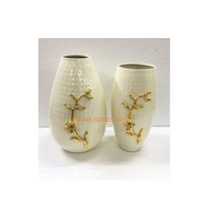 Vases et pots à fleurs de décoration en feuilles enduites de poudre blanche martelée Ensemble de 2 vases à fleurs de table de différentes tailles - Product Image 1