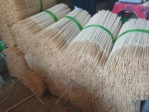 Varilla de incienso blanca ecológica de primera calidad hecha a mano de madera natural para meditación, relajación, aromática empaquetada en cartón - Product Image 3