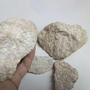Pyrophyllite industrielle en morceaux pour l'isolation des câbles et le revêtement des fils avec une résistance diélectrique élevée et une flexibilité - Product Image 1