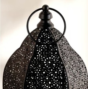 Lanterne marocaine élégante en métal noir, travail de découpe complexe, porte-bougie, crée une lumière ambiante chaleureuse pour la décoration de la maison et les cadeaux - Product Image 2