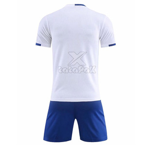 Uniforme de football personnalisé de haute qualité avec un polyester 100% durable, respirant et anti-transpiration, couleurs/logo/taille personnalisées - Product Image 2