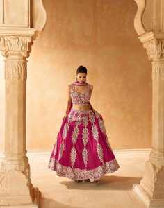 Lehenga Choli de la meilleure qualité, tissu Lehengha en géorgette véritable de qualité supérieure avec de riches broderies pour les mariages et les occasions spéciales. - Product Image 4