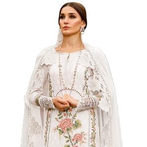 Georgette pakistanaise originale avec travail de broderie Kurtis avec point de soie extensible Pent et broderie Nazmeen Dupatta - Product Image 1