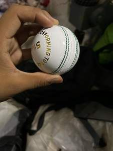 Balles de cricket dures de qualité supérieure en cuir anglais, 4 pièces, 156 g - Product Image 3