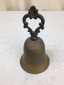 Campana de latón puro nuevo diseño campana de mano de latón con cuerpo completo de latón nueva apariencia campana de metal elegante para oficina en precio al por mayor - Product Image 5