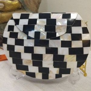 กระเป๋าหอยมุกงานฝีมือทันสมัยรักษ์โลกสำหรับผู้หญิง ขนาดสั่งทำได้ เหมาะสำหรับงานแต่งงาน งานปาร์ตี้ และงานพิธีการ - Product Image 3