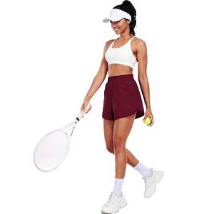 Shorts de sport Bermuda pour femmes pour le yoga athlétique, la course à pied avec tissu respirant et poche latérale - Product Image 1