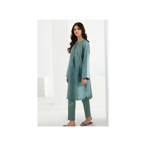 Robe d'hiver de haute qualité sur mesure avec votre propre conception, vêtements pour femmes, robe pour femmes pakistanaises - Product Image 5