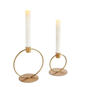 Milieu du siècle moderne Design classique or métal fil de fer anneau bougeoir 2 tailles pour la maison hôtel élégant bougie en métal - Product Image 1