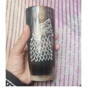 Vaso de cuerno de beber natural hecho a mano personalizado de marca de lujo, vaso de chupito de cuerno de beber vikingo de alta pulido de La India - Product Image 1