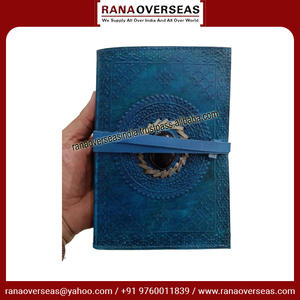 Cuaderno clásico de cuero azul cielo diario en relieve cuaderno de bocetos de escritura hecho a mano con piedra negra para él y ella - Product Image 3