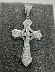 Unisex <b>Cross</b> Round Brilliant Cut Diamond <b>Pendant</b> in <b>Silver</b> with VVS Clarity Classic Design for Any Occasion - Product Image 2