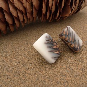 HANDICRAFT STRIKING WARMTH DANGLES Feuille d'or Noir Blanc Résine Coeur Forme Boucles D'oreilles Carré Rond Géométrique En Bois Résine Goutte - Product Image 4