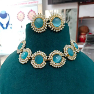 Gargantilla azul marino Fabricante de AD Collar de latón Conjunto colgante Tendencia para ropa de fiesta de boda de mujer - Product Image 1