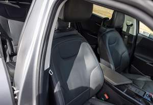 OFERTA PERFECTA: K-i-a E-V--6 GT-Line AWD 2022, TRANSMISIÓN AUTOMÁTICA, ASIENTOS DE CUERO - Product Image 2