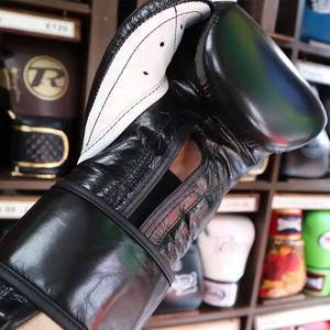 Gants de boxe avec coutures renforcées et doublure intérieure confortable pour l'entraînement et l'exercice - Product Image 6