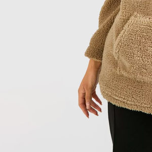 Vente en gros élégant Teddy Fleece 1/4 Sweat à capuche surdimensionné zippé pour femme Nouvelle saison Veste doublée avec capuche tendance en tissu tricoté chaud - Product Image 5