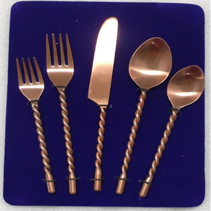 Poignée au design martelé de qualité supérieure Finition brillante Métal Fabriqué manuellement Ensemble de couverts Ustensiles de table Ustensiles de table - Product Image 3