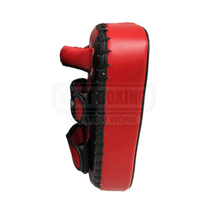 Bouclier d'entraînement pour arts martiaux boxe MMA karaté avec design incurvé et poignées renforcées Bouclier de coup de pied de boxe - Product Image 5