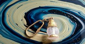 Antique-Style Miniature Brass <b>Lantern</b> Keychain Vintage Retro Gift for Collectors and Enthusiasts Made of Alloy Glass Globe - Product Image 3