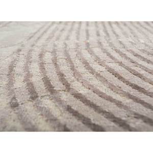 พรมปูพื้น Aakar by Kavi รุ่น Large Area Eskn-339 สีงาช้าง ทำด้วยมือจากขนสัตว์และไหมไผ่ ลายเรขาคณิต รูปทรงสี่เหลี่ยมผืนผ้า เหมาะสำหรับห้องโถงและห้องต่างๆ ใช้ในบ้าน - Product Image 3