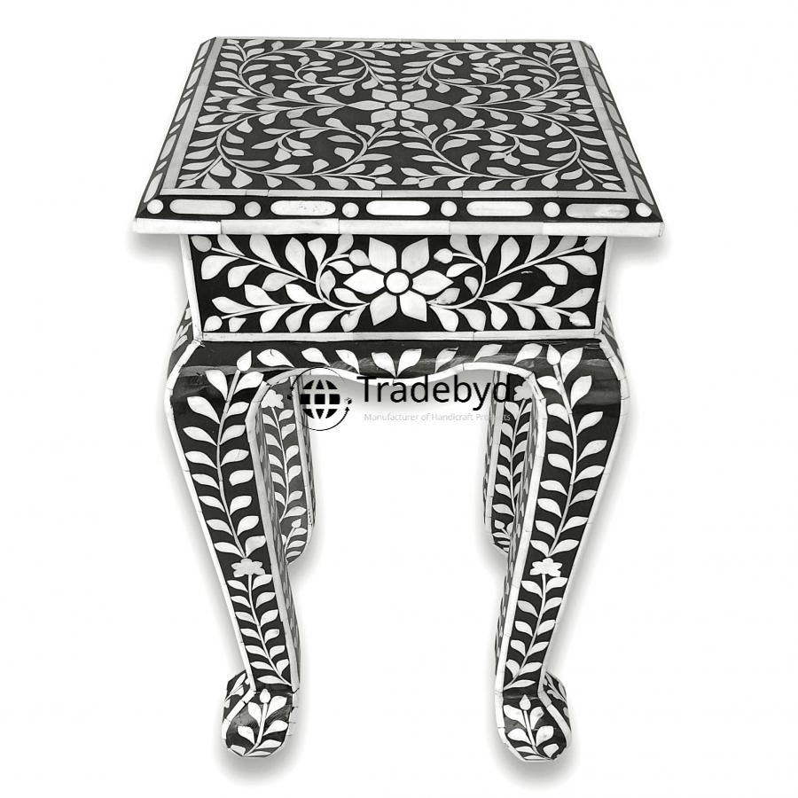 Available in different Colors