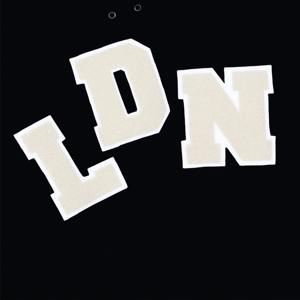 Sweats à capuche en coton épais de style urbain pour hommes avec logo personnalisé OEM ODM Bulk Unisex Streetwear Design - Product Image 3