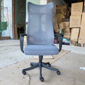 Silla de Oficina Ergonómica Contemporánea con Respaldo Alto de Malla y Base Giratoria para Soporte Lumbar y Alivio de la Fatiga en Talleres - Product Image 4