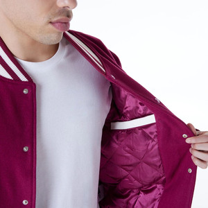Venta al por mayor cierre de botón de gran tamaño dentro del bolsillo impactante Rosa Varsity chaqueta para hombres Letterman College Baseball Bomber Jacket - Product Image 5