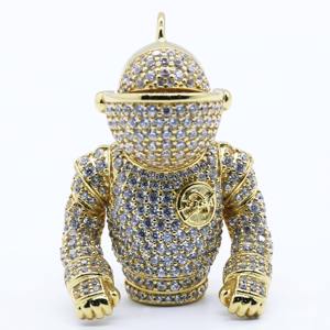 Mejor Oferta, Colgante de Astronauta con Incrustaciones de Moissanita VVS, Chapado en Oro sobre Plata 925, Joyería Personalizada de Fabricante - Product Image 4