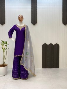 Chinon pur de travail de concepteur lourd avec haut de travail brodé à séquence lourde et palazzo avec organza imprimé et bordure en dentelle Dupatta - Product Image 4