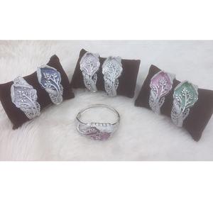 Bracelets et bracelets de mode de qualité supérieure Bracelet CZ AD élégant L'ajout parfait à votre collection de bijoux d'Inde - Product Image 2