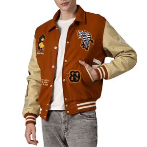 Chaqueta Varsity Unisex con Estampado Gráfico, Cuerpo de Lana, Mangas de Cuero, Cuello Redondo, Tema Safari, Bordado 'Wildest Dreams', Parches Frontales - Product Image 4