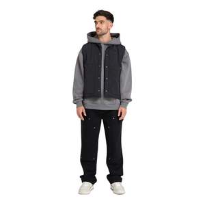 Gilet utilitaire matelassé pour hommes Veste noire légère sans manches avec rembourrage en diamant Patch en similicuir et nylon froissé - Product Image 1
