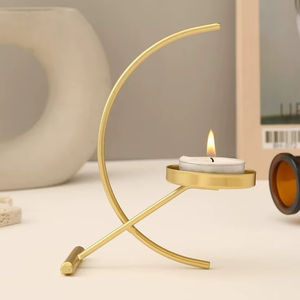 Porte-bougie en métal doré élégant pour centre de table de salle à manger et décoration d'événements de mariage - Product Image 1