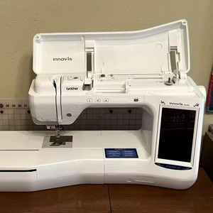 เครื่องปักผ้า DreamMakers XE Innov-Is VE2200 - Product Image 1