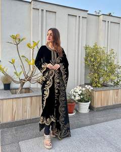 Ensemble Kurti de broderie en velours de viscose lourd de dernière génération par Fab Zone - Product Image 2