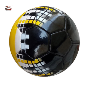 Fútbol de entrenamiento clásico de alta calidad con logotipo personalizado Nuevo estilo Balón de partido transpirable duradero Diseño personalizado disponible Pakistán - Product Image 2