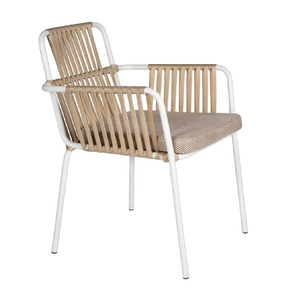 Silla de comedor con marco de aluminio de diseño moderno con respaldo de cuerda tejida y cojín a prueba de Sol para uso en muebles de interior y exterior - Product Image 4