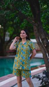 Chemise à manches courtes imprimée à motif vintage XL de haute qualité et ensemble de vêtements de nuit pyjama avec col boutonné élégant respirant - Product Image 2