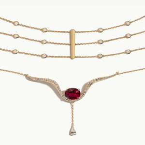 Collar de lujo para mujer con colgante de rubí en oro de 18 quilates, alas de diamantes y cadena colgante - Product Image 1