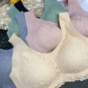 Soutien-gorge rembourré sans couture | haut léger à séchage rapide pour la gym, le yoga et l'entraînement quotidien - Product Image 4