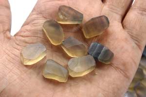 100% Natural 10 piezas Fluorita sin pulir 16-18 MM Piedra cruda multicolor Fabricación de joyas sueltas y piedras preciosas curativas - Product Image 4