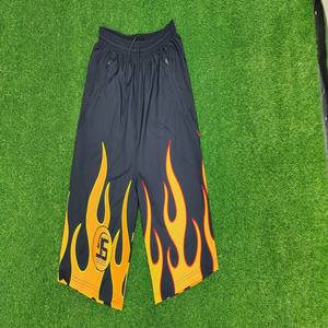 Short de compression de football personnalisé avec design sublimé, tissu extensible et coupe athlétique, idéal pour l'entraînement et les sports d'équipe - Product Image 5