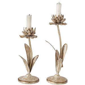 Bougeoir en métal floral Shabby Chic support conique bleu vintage avec des accents de pétales rustiques - Product Image 1