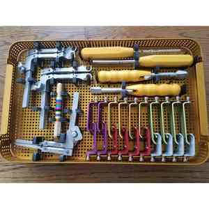 Juego de Retractores Cervicales y Lumbares Quirúrgicos Manuales de Alta Calidad con Hojas de Aluminio - Product Image 1