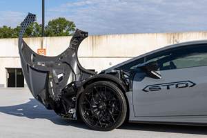 Huracán STO 2022, 5,000 millas, motor V10 de 5.2 litros y 631 hp, color Grigio Telesto, escape de titanio Akrapovic - Product Image 4