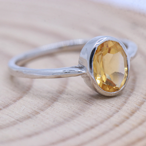 ซื้อพลอยซิทรีนจากธรรมชาติอันล้ำค่า925แหวนเงินสเตอลิงดีไซน์เนอร์สำหรับงานแต่งงานเครื่องประดับผู้หญิงขายส่ง - Product Image 4